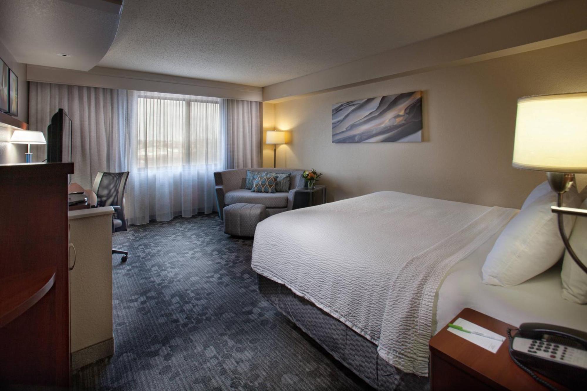 Courtyard By Marriott Fayetteville Eksteriør bilde