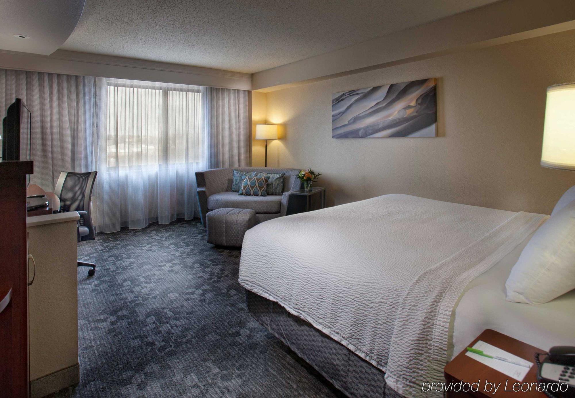 Courtyard By Marriott Fayetteville Eksteriør bilde