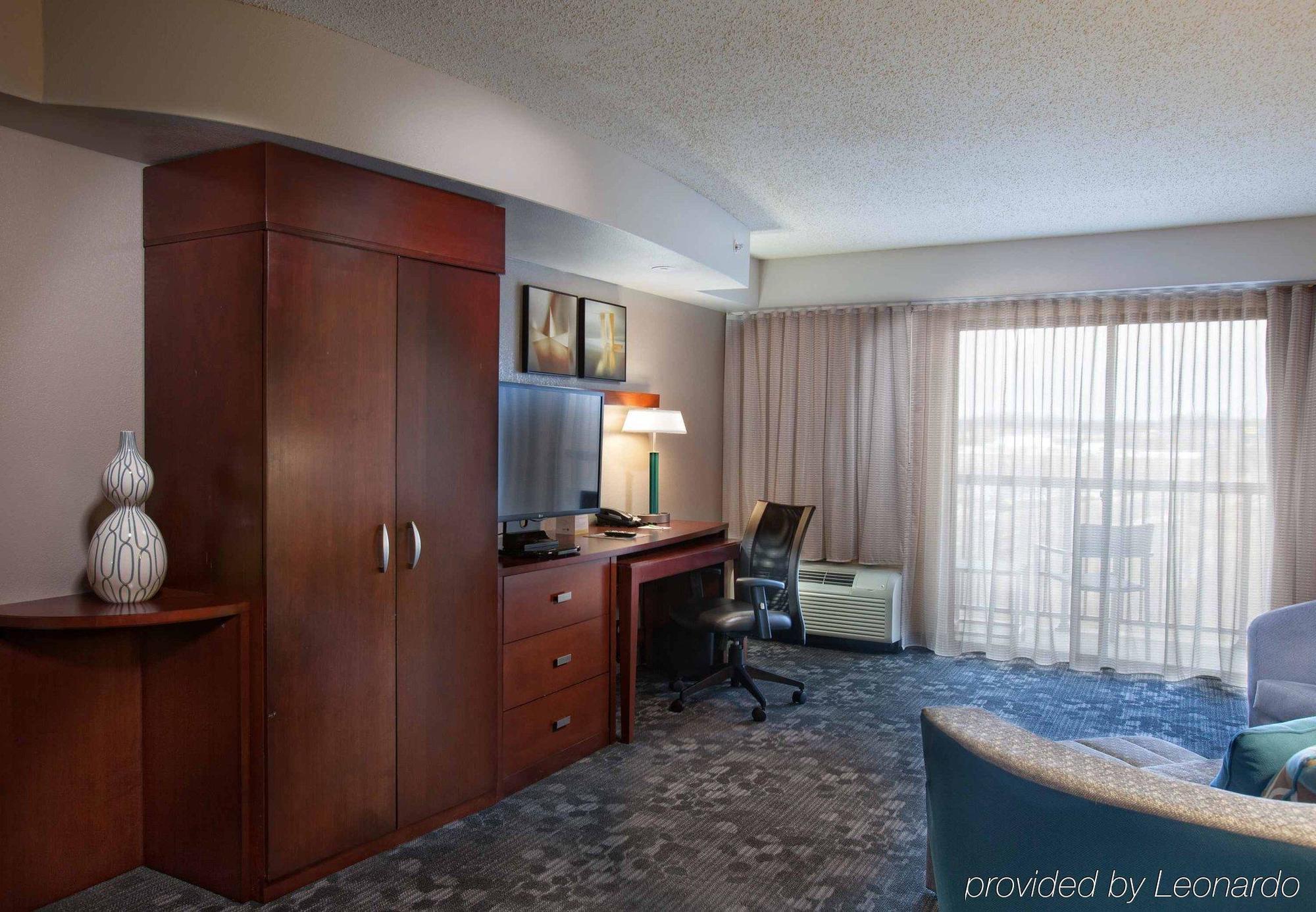 Courtyard By Marriott Fayetteville Eksteriør bilde